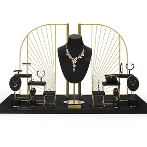 Recién llegados, conjunto de exhibición de joyería con borde de Metal dorado, Expositor de tienda, inserto de cuero Pu, conjunto de soporte de exhibición de joyería de lujo - Product Image 4