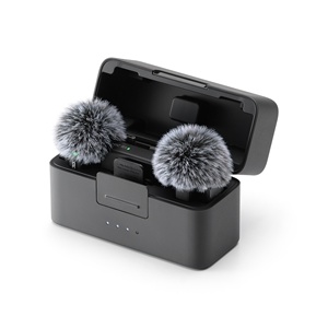 Mic Mini Không Dây Microphone Kit <span class=keywords><strong>2</strong></span> Máy Phát <span class=keywords><strong>1</strong></span> Receiver Sạc Trường Hợp Sét Điện Thoại Di Động <span class=keywords><strong>Adapter</strong></span> Vlog Streaming - Product Image 4