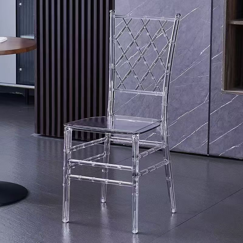 Sedia a griglia di cristallo