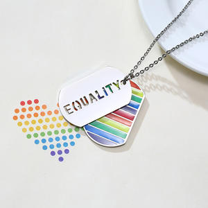 Collana con ciondolo in acciaio inossidabile per l'uguaglianza dell'iridescenza Lgbt collana con carta per cani personalizzata - Product Image 5