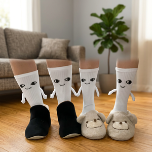 Calcetines de Punto Blancos Personalizados y Sostenibles Hechos en Turquía, Cómodos para el Hogar, Diseño de Pareja de Manos Entrelazadas, Pieza Única - Product Image 3