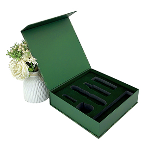 Boîte d'emballage en carton rigide magnétique verte de luxe en gros avec découpe de mousse personnalisée - Product Image 1