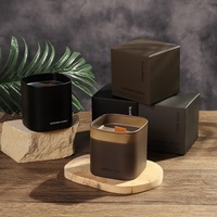 Ensemble de bougies en cire de soja carrées noires élégantes, infusées aux huiles essentielles, dans un coffret cadeau raffiné pour souvenirs de mariage et décoration quotidienne de la maison