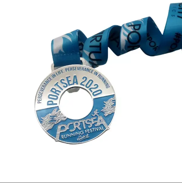 Disesuaikan Kualitas Tinggi Harga Rendah Olahraga Menjalankan Plastik Penghargaan Lembut PVC 3D Medali Karet dengan Pita