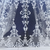 Tissu de dentelle lourdement brodé de perles et de sequins, style Cour européenne, en maille, pour robe de mariée, cape et voile