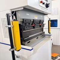 Presse plieuse électrique compacte pour pièces en cuivre et aluminium de la construction HVAC, machine de pliage CNC de précision