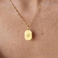 Collier personnalisé gravé avec initiale en or, en acier inoxydable plaqué or 18 carats, cadeau significatif pour elle, bijoux minimalistes