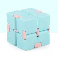 Macaron di Colore Infinity Fresco Mini Cubo di Agitarsi Giocattolo della Barretta per Lo Stress e L'ansia Sollievo