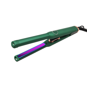 Plancha de <span class=keywords><strong>pelo</strong></span> brillante de fuente eléctrica de hierro plano de salón chapada en titanio profesional de alta calidad para hombres para el hogar RV Hotel - Product Image 1