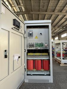 Régulateur <span class=keywords><strong>de</strong></span> <span class=keywords><strong>tension</strong></span> automatique durable Servo 250 kVA, stabilisateur 250 kVA 415 V/440 V/460 V/V 480 V pour le secteur médical et l'énergie photovoltaïque - Product Image 2