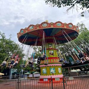 Manèges à balançoires pour parcs d'attractions et fêtes foraines, jeux familiaux mécaniques, Manège Chaise Volante pour enfants et adultes, à vendre - Product Image 3