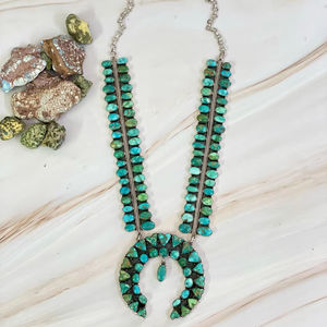 Collier en argent sterling fait main avec pendentif en turquoise de la vallée de l'émeraude, collier avec breloque pour femmes et filles - Product Image 1