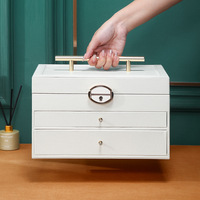 Boîte de rangement à bijoux carrée moderne portable multi-couches grande capacité avec fermeture à boucle pour bagues, colliers, boucles d'oreilles, bracelets