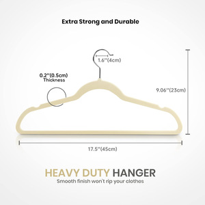Cintre à vêtements floqué - Outil d'organisation domestique pour les vêtements. Surface en velours lisse avec propriétés antidérapantes. - Product Image 2
