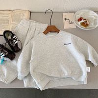 Nouvel Ensemble Deux Pièces Tendance Automne 2025 pour Garçons, Survêtement Décontracté avec Broderie Lettres pour Enfants et Bébés Garçons, Hiver Printemps Élégant