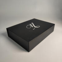 Boîte d'emballage en carton rigide magnétique noir de luxe avec logo personnalisé en gros, insert en mousse, laminage mat, recyclable