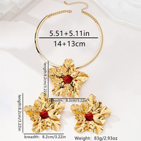 Nouvel Arrivage Collier Long Exagéré pour Femme, Design Chaîne de Pull, en Métal Plaqué Or 18 carats, Motif Fleur Plissée, Bijoux