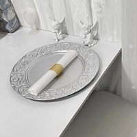Assiettes de présentation argentées au design moderne Assiettes de mariage décoratives bon marché Assiette en plastique à motif rond pour la maison Banquet Party Use