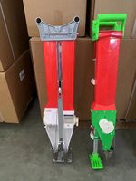 Semoir manuel portable qui distribue efficacement les graines pour les jardiniers amateurs et les petites exploitations agricoles