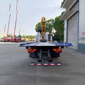 Shacman 4x2 platte oplegger bergingswagen uitgerust met een 8 ton kraan voor noodhulp. - Product Image 4