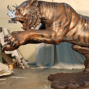 Outdoor Zoo Park Garden Decoration Metal Craft Vivid Wildlife <strong>Animal</strong> <strong>Tiger</strong> Cast Bronze Sculpture <strong>Life</strong> <strong>Size</strong> Brass <strong>Tiger</strong> <strong>Statue</strong> - Product Image 5