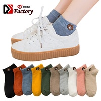 Chaussettes en polyester d'ours les moins chères de vente chaude en gros