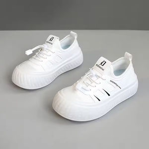 Baskets blanches tendance personnalisées pour femmes 2026 – Chaussures plates décontractées à enfiler, respirantes et antidérapantes pour l'été et l'automne LYKU - Product Image 2