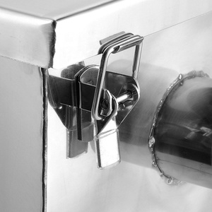 เครื่องดักไขมันเชิงพาณิชย์ HF Wholesales ขนาด 5 GPM - 8 ปอนด์ ทำจากสแตนเลส สำหรับดักจับไขมันใต้ซิงค์ แยกน้ำมันและน้ำ สำหรับห้องครัว - Product Image 6