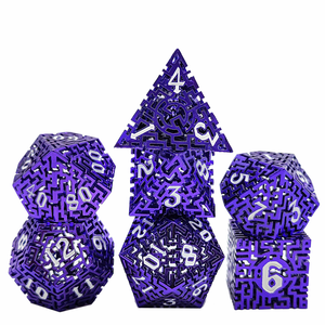 Juego de Dados de Cobre Poliédrico Único con Diseño Intrincado, Logotipo Personalizado, 7 Piezas, Duradero, en Caja Metálica, Marca Feeron, para Juegos de Mesa DND - Product Image 5