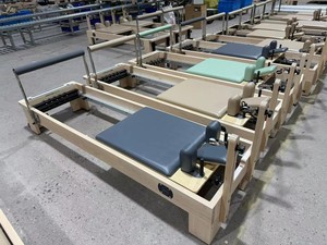 YA ZU Reformer de Pilates Profesional con Elevadores de Cuerda Ajustables, Cama de Yoga para Ejercicios de Core con Ángulo de Resistencia Personalizado - Product Image 3