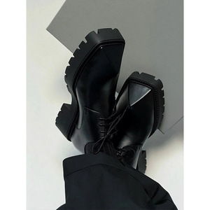 Nuevos zapatos de hombre elevados y de suela gruesa con cuerno de rinoceronte de moda de nicho personalizado - Product Image 3