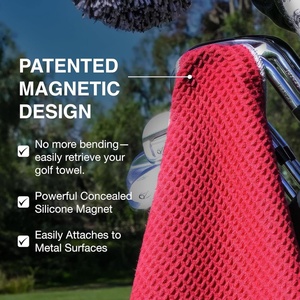 Serviettes de golf en microfibre gaufrée avec mousqueton magnétique - Product Image 4