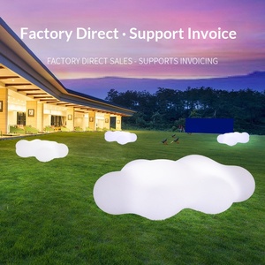 Décoration de pelouse lumineuse extérieure en PE 3D blanc IP65, motif nuage sculpté, idéale pour les centres commerciaux et les <span class=keywords><strong>parcs</strong></span> communautaires - Product Image 1