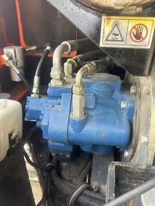 Excavateur sur chenilles DOOSAN DH75 de 7.5 tonnes d'occasion Pelleteuse hydraulique avec godet pour aménagement paysager - Product Image 6