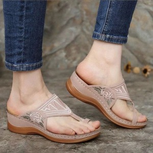 Nuove Ciabatte da Donna 2026, Taglie 41-43, con Ricamo Elettrico - Modello di Tendenza - Product Image 5