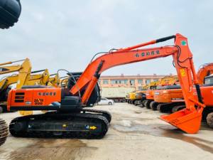 Excavadora hidráulica de diseño original sobre orugas Zaxis Zx200 Excavadora 20 toneladas Usado Tamaño mediano Hitachi Zx200 - Product Image 4