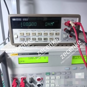 Multímetro digital 34401A con botón ovalado, usado pero en buen estado de funcionamiento. - Product Image 6