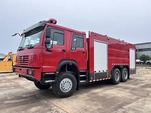 Sinotruk 6x6 All Drive Fire Fighter Engine Nuevo producto <span class=keywords><strong>de</strong></span> camión <span class=keywords><strong>de</strong></span> bomberos cisterna <span class=keywords><strong>de</strong></span> combustible diésel - Product Image 4