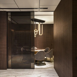 Panneau décoratif moderne en bois à rayures 3D pour revêtement mural en argile et décoration intérieure - Product Image 4