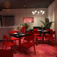 Prix d'usine Bar OEM empilable commercial moderne Fast Shop Chaises de restaurants de salle à manger de couleur rouge courbé en bois pour café