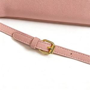 Bolso de Mano de Alta Gama con Hebilla Dorada 2026, Bolso de Hombro Cuadrado de PU para Viajes Diarios, Adecuado para Uso Diario Informal - Product Image 4