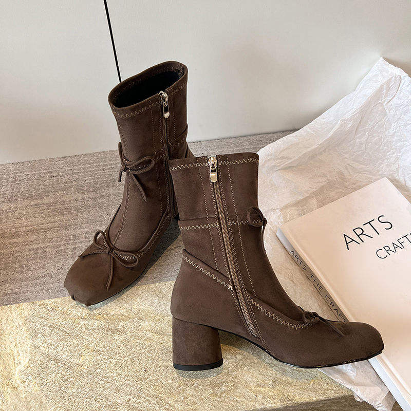 สีน้ำตาล