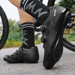 <span class=keywords><strong>Scarpe</strong></span> da <span class=keywords><strong>Ciclismo</strong></span> Leggere con Chiusura di Sicurezza per Uomo e Donna, per Bici da <span class=keywords><strong>Strada</strong></span> e Mountain Bike, Suola Rigida Antiscivolo per Fuoristrada, Vendita all'Ingrosso - Product Image 3
