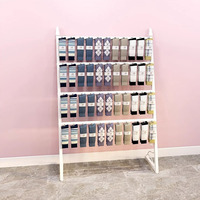 Présentoir de chaussettes en métal Présentoir de chaussettes minimaliste Présentoir de chaussettes suspendu pour magasins de détail