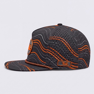 หมวกกอล์ฟลายคลื่นสีดำส้มเทา  วัสดุ PVC กันน้ำ  สายรัดแบบเชือก  ทรง Snapback 5 แผง  ระบายอากาศได้ดี เหมาะสำหรับกิจกรรมกลางแจ้ง  สำหรับผู้ชายและผู้หญิง - Product Image 3