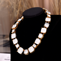 Collar de Moda Chapado en Oro de Acero Inoxidable con Piedras Blancas Cuadradas, Pieza de Moda para Fiestas