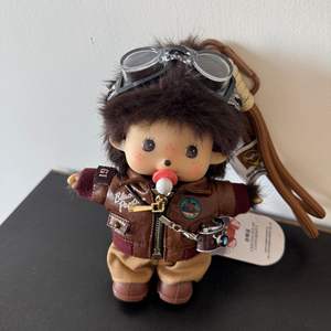 Vente en gros Nouveau style Deuxième génération 15cm Peluche singe Mengqiqi Munchi Porte-clés en peluche de haute qualité - Product Image 1