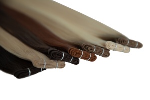 Extensioni con trama piatta a cuticola intera, 100% capelli umani vergini Remy, con texture liscia naturale e punte dense - Product Image 3