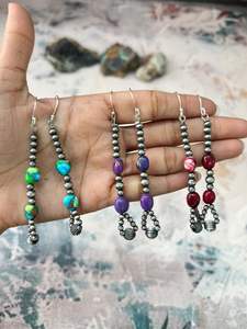 Pendientes de Plata de Ley 925 Hechos a Mano con Piedras Naturales de Amatista, Granate y Perlas de Agua Dulce para Regalo de Boda o Fiesta - Product Image 5