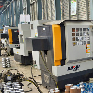 <span class=keywords><strong>Machine</strong></span> de fabrication de conduits, à profil en acier et métal